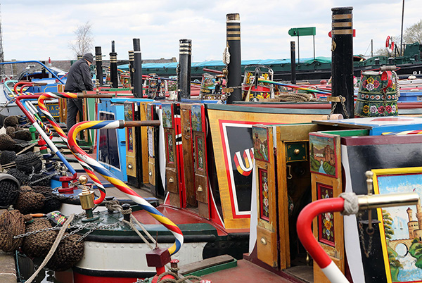 CELEBRITY CHARITY AUCTION AND HORSE-DRAWN BOAT ARE TOP ATTRACTIONS AT NATIONAL WATERWAYS MUSEUM’S EASTER HISTORIC BOAT GATHERING